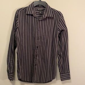 International concepts ladies m button down shirt.